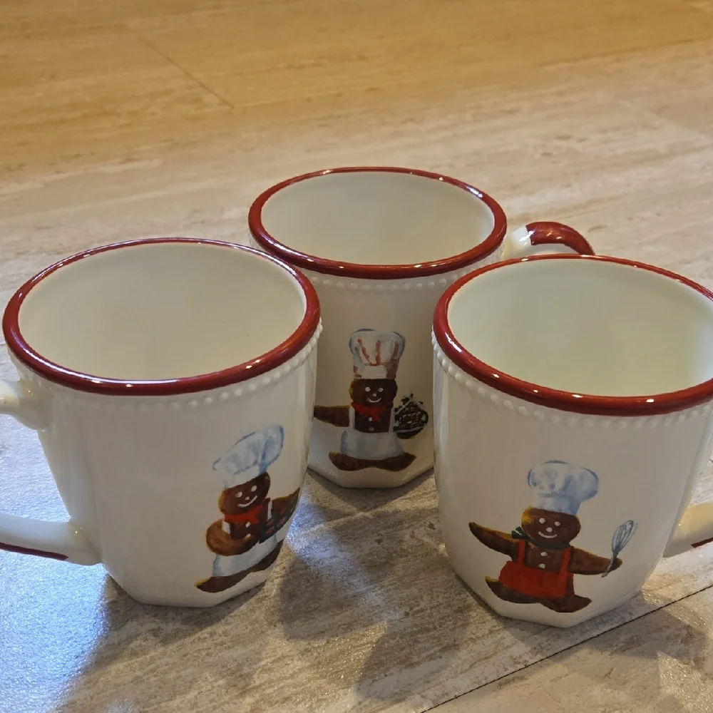 Williams-Sonoma Set of Three Gingerbread Mugs